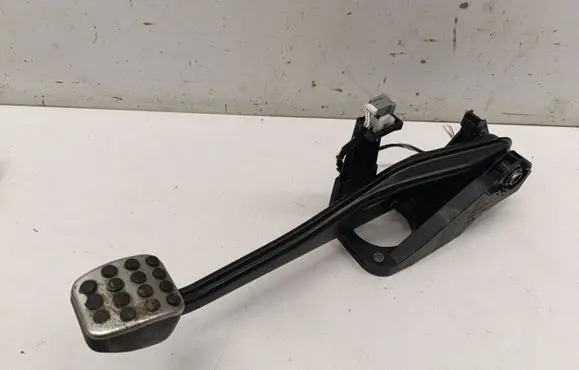 Mercedes-Benz CLA C117 X117 W117 Brake pedal A2462920306 A2462900119