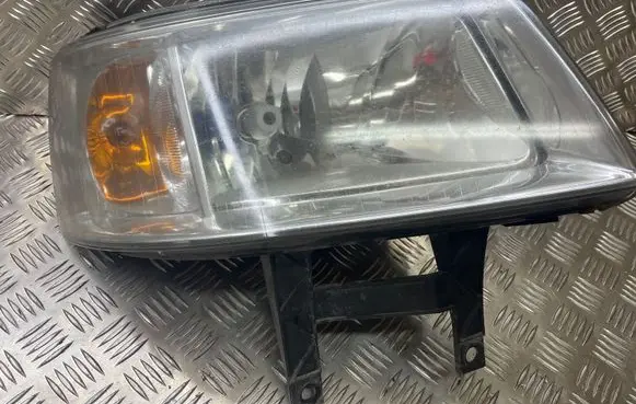 Volkswagen Transporter - Caravelle T5 Headlight/headlamp 1305630110