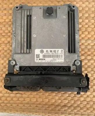 Volkswagen Tiguan Engine control unit/module 03L906022GT 03L906022G 0281015192