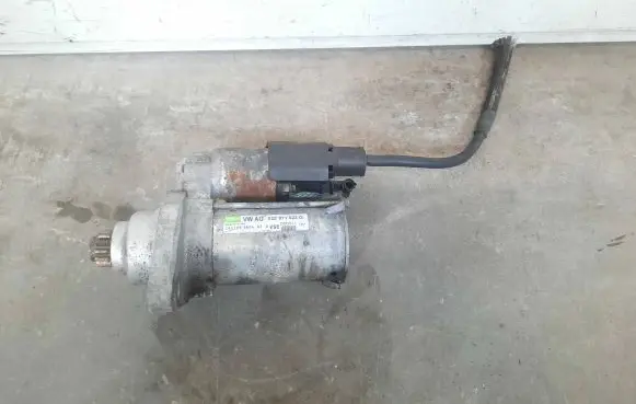 Volkswagen Golf VI Starter motor 02Z911023G