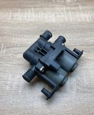 BMW X5 E53 Coolant heater control valve 8374995 1147412137