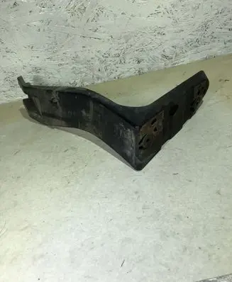 Audi A4 S4 B6 8E 8H Fender mounting bracket 8E0821137