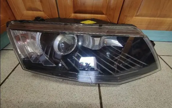 Skoda Octavia Mk3 (5E) Headlight/headlamp 5E1941016B
