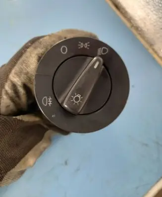 Volkswagen Golf IV Light switch