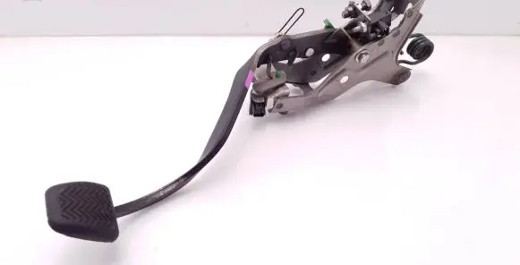 Toyota Auris 150 Clutch pedal 