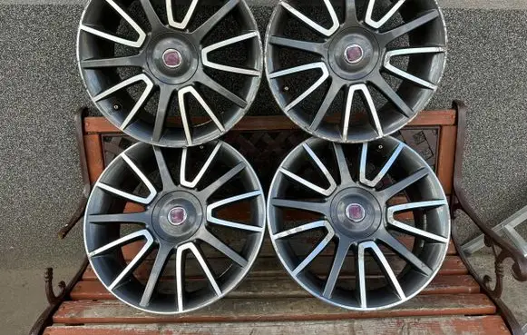 Fiat 500E R17 alloy rim 