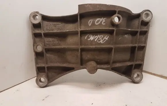 Audi A8 S8 D3 4E Gearbox mounting bracket 4E0803806D