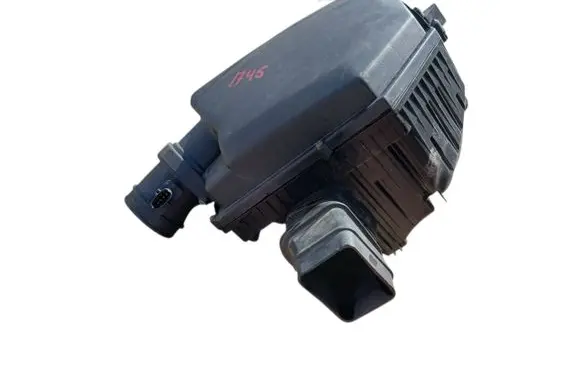 Volvo S60 Air filter box 31370671