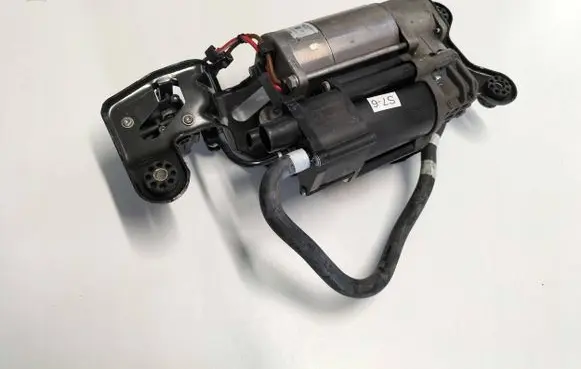 BMW X5 F15 Air suspension compressor/pump 6875177