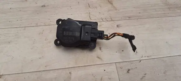 Opel Insignia A Air flap motor/actuator 52433779R0 2433779R0 2010402