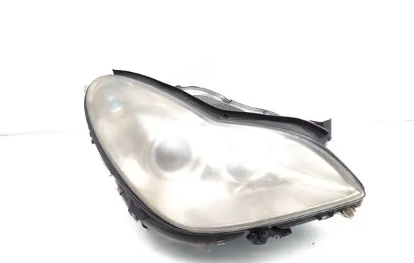 Mercedes-Benz CLS C219 Headlight/headlamp 2118600547 8WT00839601