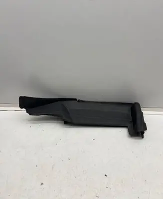 Audi Q3 8U Fender end trim 8U0821169