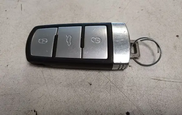 Volkswagen PASSAT B6 Ignition key/card 