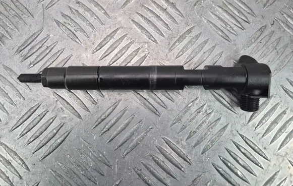 Mercedes-Benz E W212 Fuel injector A6510702887