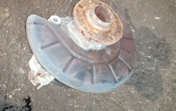 Volkswagen PASSAT B7 Front wheel hub