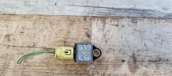 Chrysler Sebring (JS) Airbag deployment crash/impact sensor P04896061AA 39754C TC4ME036748663