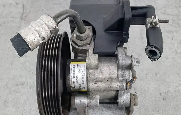Mercedes-Benz E W210 Power steering pump 21079290024662901