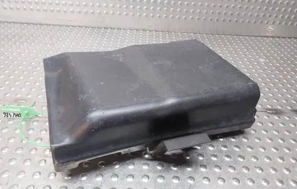 Volkswagen Polo IV 9N3 Battery box tray cover/lid S26380426 6Q0915429D