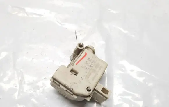 Audi A6 S6 C5 4B Tailgate boot lock/latch motor 3B0959781