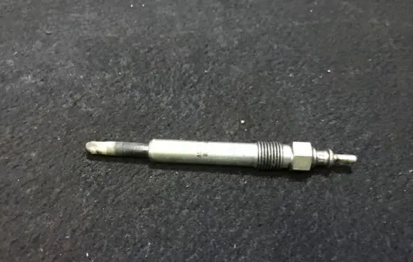 Mercedes-Benz C W202 Glow plug 0100226235