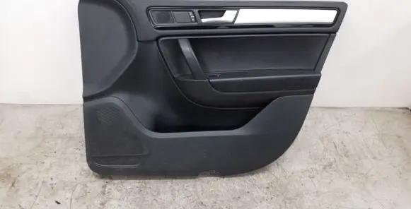 Volkswagen Touareg II Front door card panel trim 7P0863979