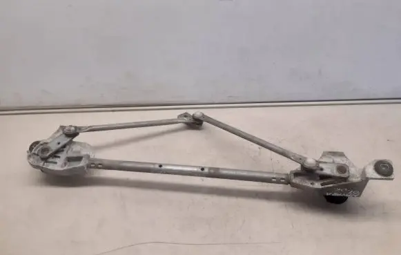Nissan Navara D40 Front wiper linkage 