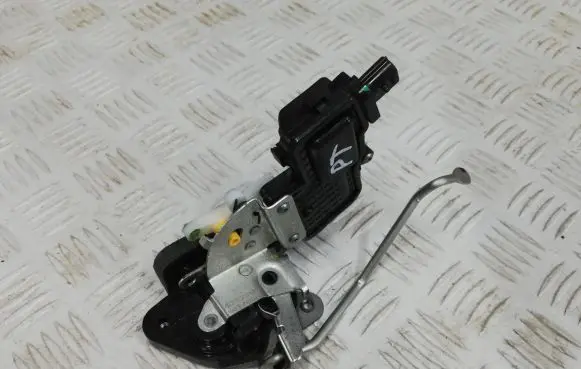 Dacia Spring Rear door lock