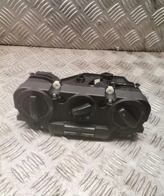 Volkswagen Golf V Climate control unit
