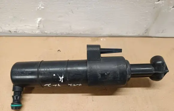 Mercedes-Benz E W212 Headlight washer spray nozzle A2128800147 8WT009440