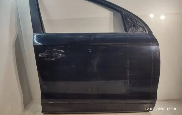 Audi Q7 4L Front door 