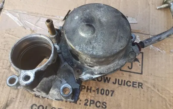 Ford Mondeo Mk III Vacuum pump
