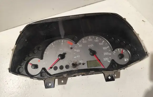 Ford Focus Speedometer (instrument cluster) 98AP10841bC 44ZU115