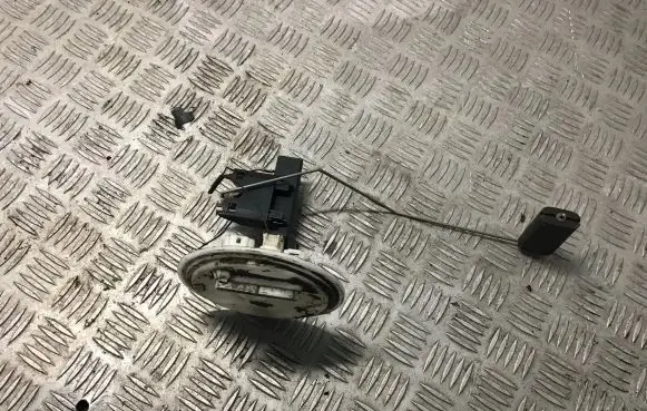 Volvo XC90 Fuel tank valve 