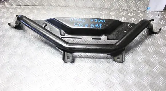 Honda Legend III KA9 Engine mounting bracket