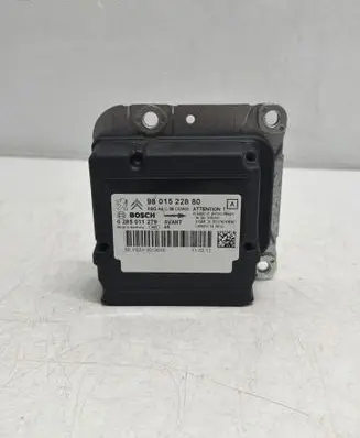 Peugeot 208 I Airbag control unit/module 9801522880