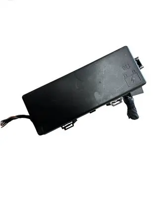Dodge Challenger Fuse module P68266001AC 68266001AC TAWU3095UQ015