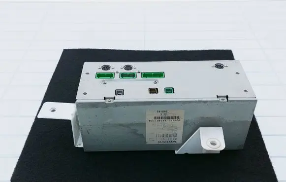 Volvo XC70 GPS navigation control unit/module Y9290118B 86337971