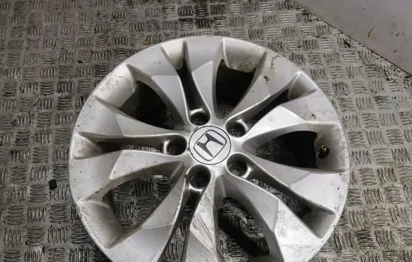 Honda CR-V R17 alloy rim 