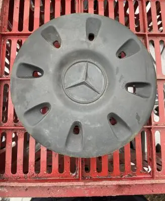 Mercedes-Benz Vito Viano W639 Original wheel cap A6394010825