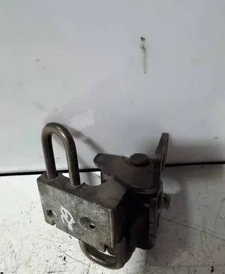 Volkswagen Golf VI Rear door lower hinge A046575