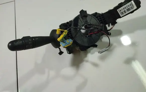 Wiper turn signal indicator stalk/switch
