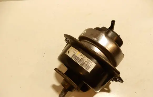 BMW X5 E70 Engine mount bracket 6795417 60243