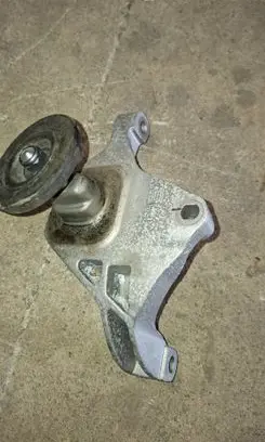 Renault Arkana Gearbox mounting bracket 112339294R