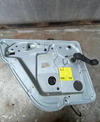 Skoda Fabia Mk1 (6Y) Rear door manual window regulator 