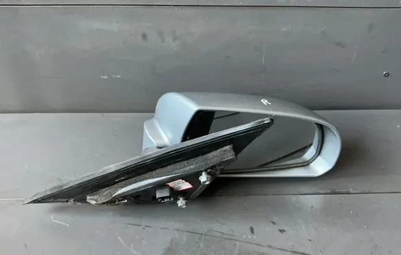 Front door electric wing mirror