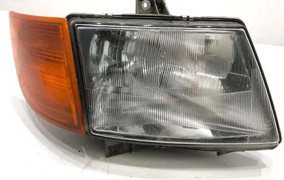 Mercedes-Benz Vito Viano W638 Headlight/headlamp 6388200161