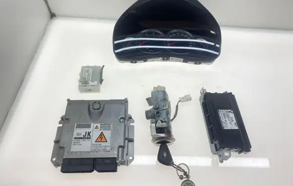 Subaru Outback Engine ECU kit and lock set 