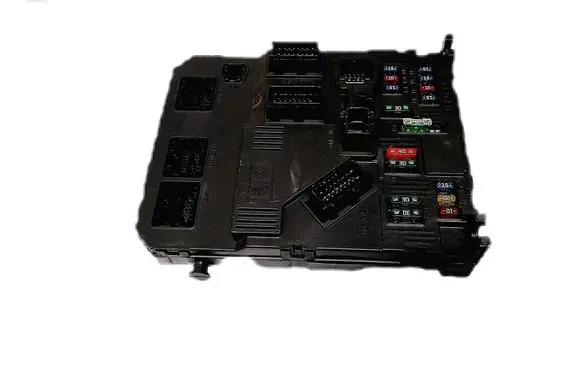 Peugeot 206+ Fuse module 9646777380