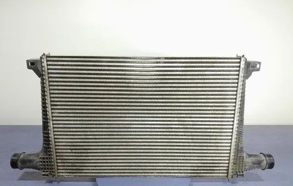 Audi Q7 4L Intercooler radiator 4M0145805G