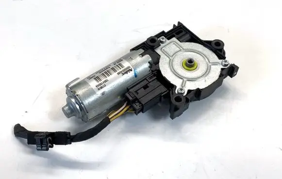 BMW X4 G02 Sunroof motor/actuator 10041604A